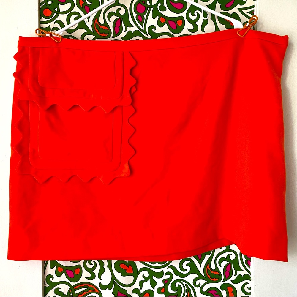 Cuuuute Victoria Beckham for Target mod orange skirt with front pocket, size 2X.